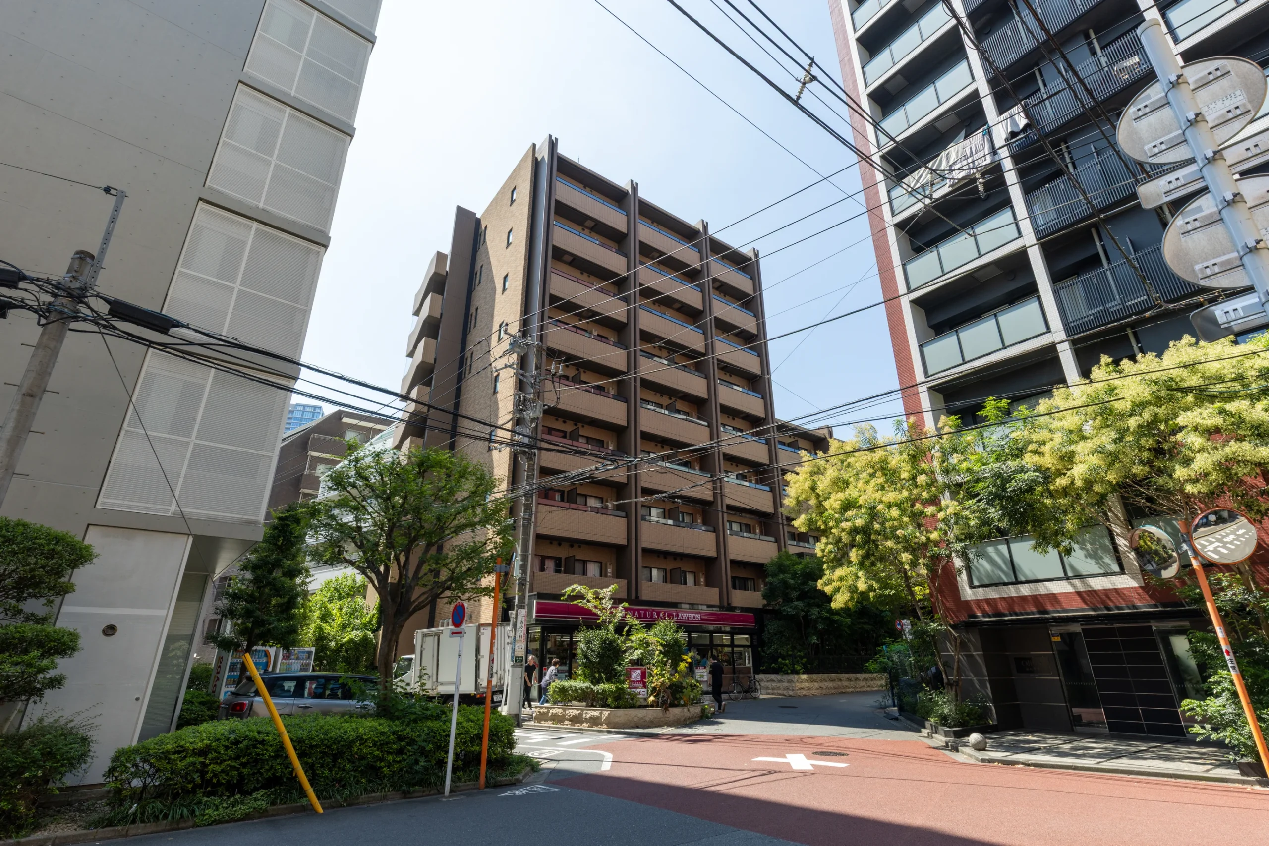 【ヴィクトリアコート イースト】170㎡超・南西角住戸、屋内プールを擁するヴィンテージ・レジデンス