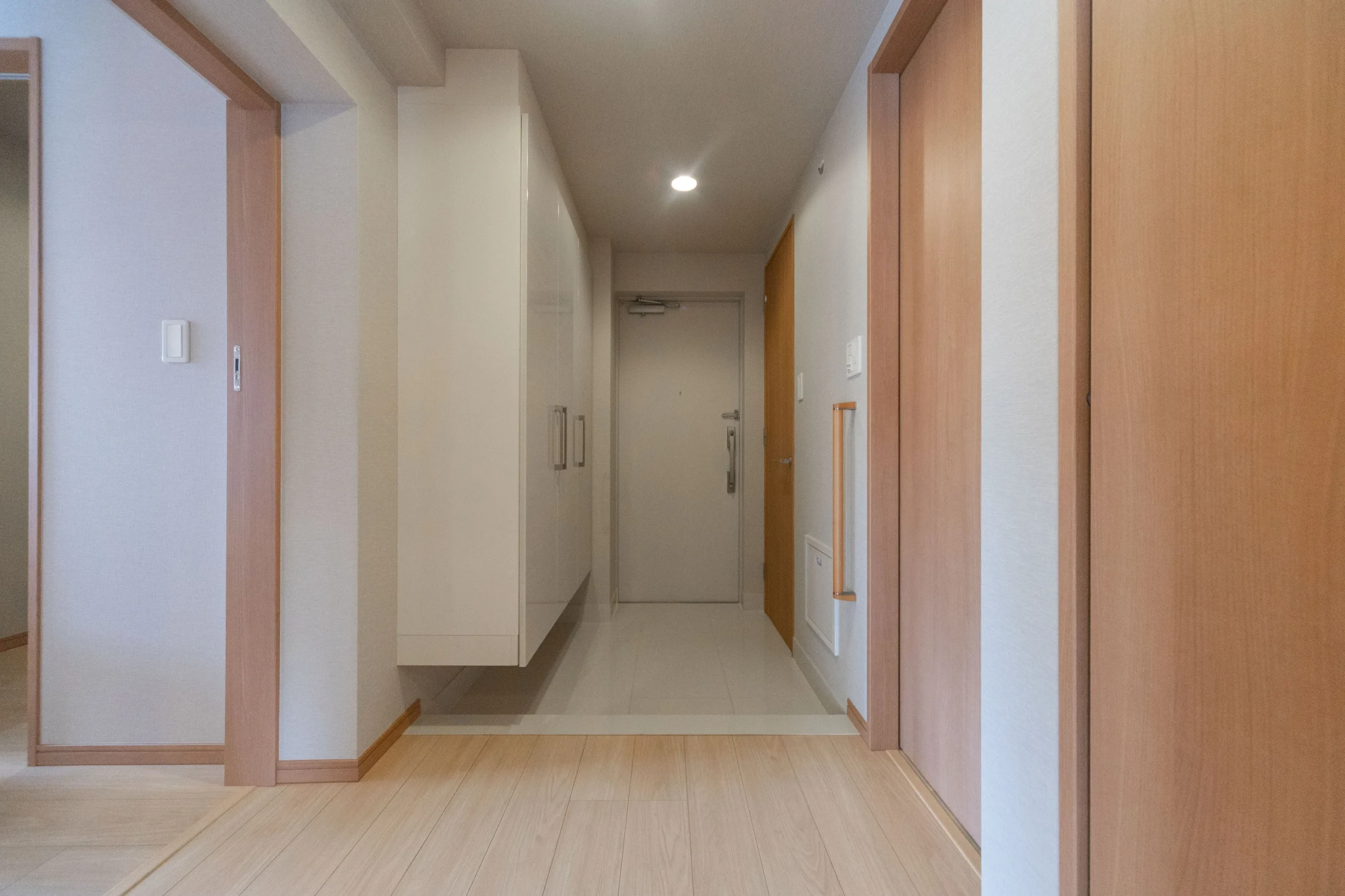 【白金HOUSE】プラチナ通りの賑わい、東向き光あふれる低層レジデンス