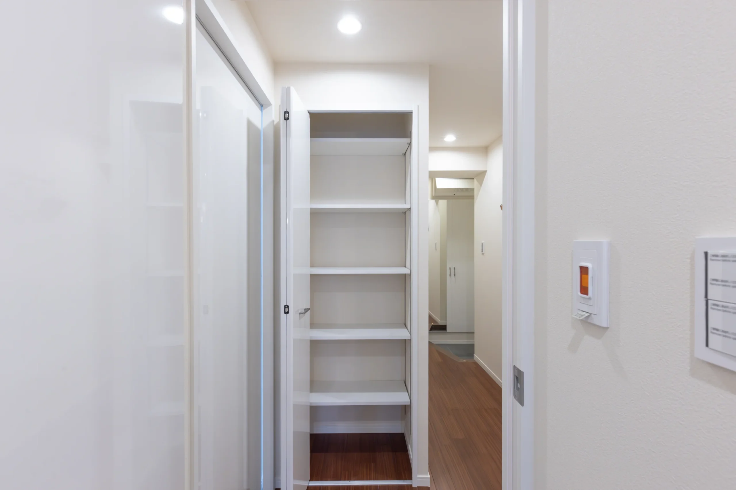 【ヴァンヴェール渋谷】最上階・角部屋で味わう、静寂と天然木の温もりに満ちた邸宅