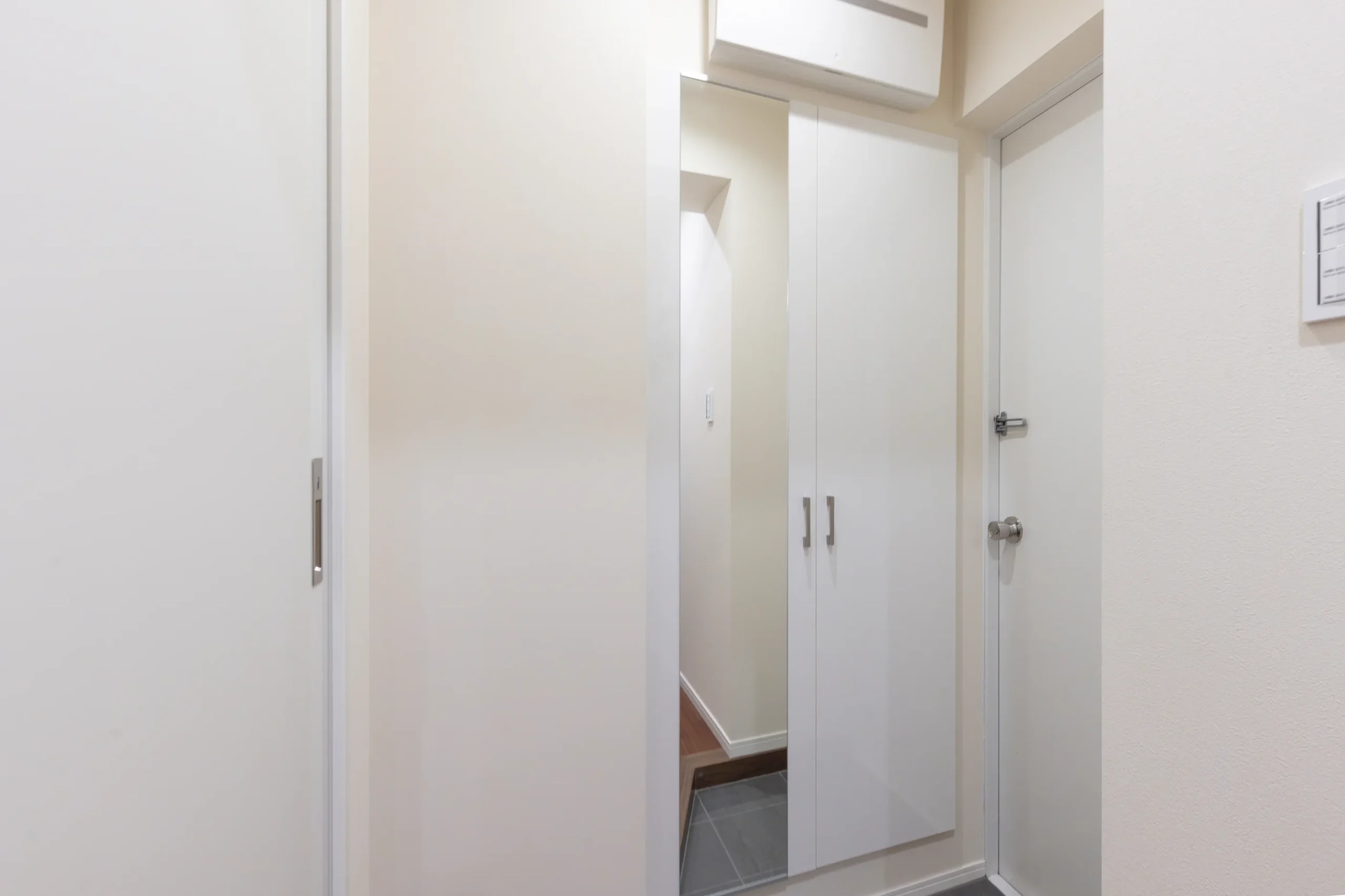 【ヴァンヴェール渋谷】最上階・角部屋で味わう、静寂と天然木の温もりに満ちた邸宅