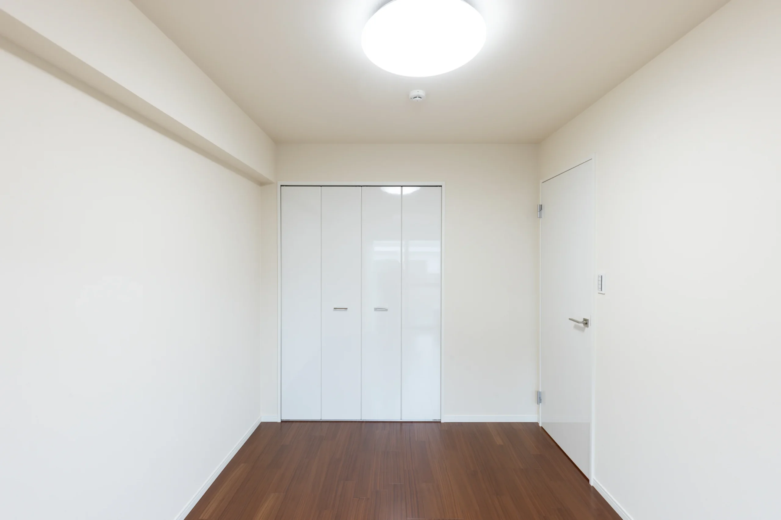 【ヴァンヴェール渋谷】最上階・角部屋で味わう、静寂と天然木の温もりに満ちた邸宅