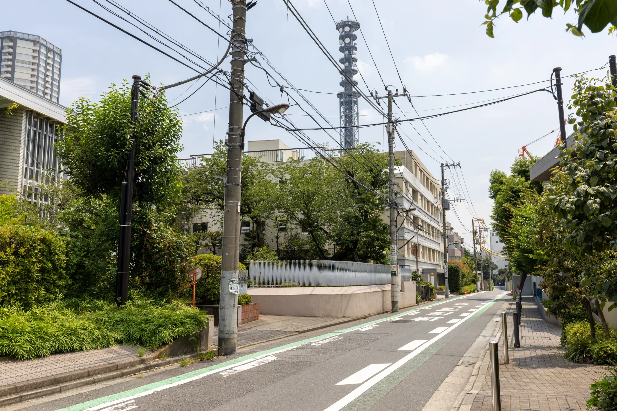 【パークコート市谷仲之町】曙橋駅徒歩4分・坂の上には静寂