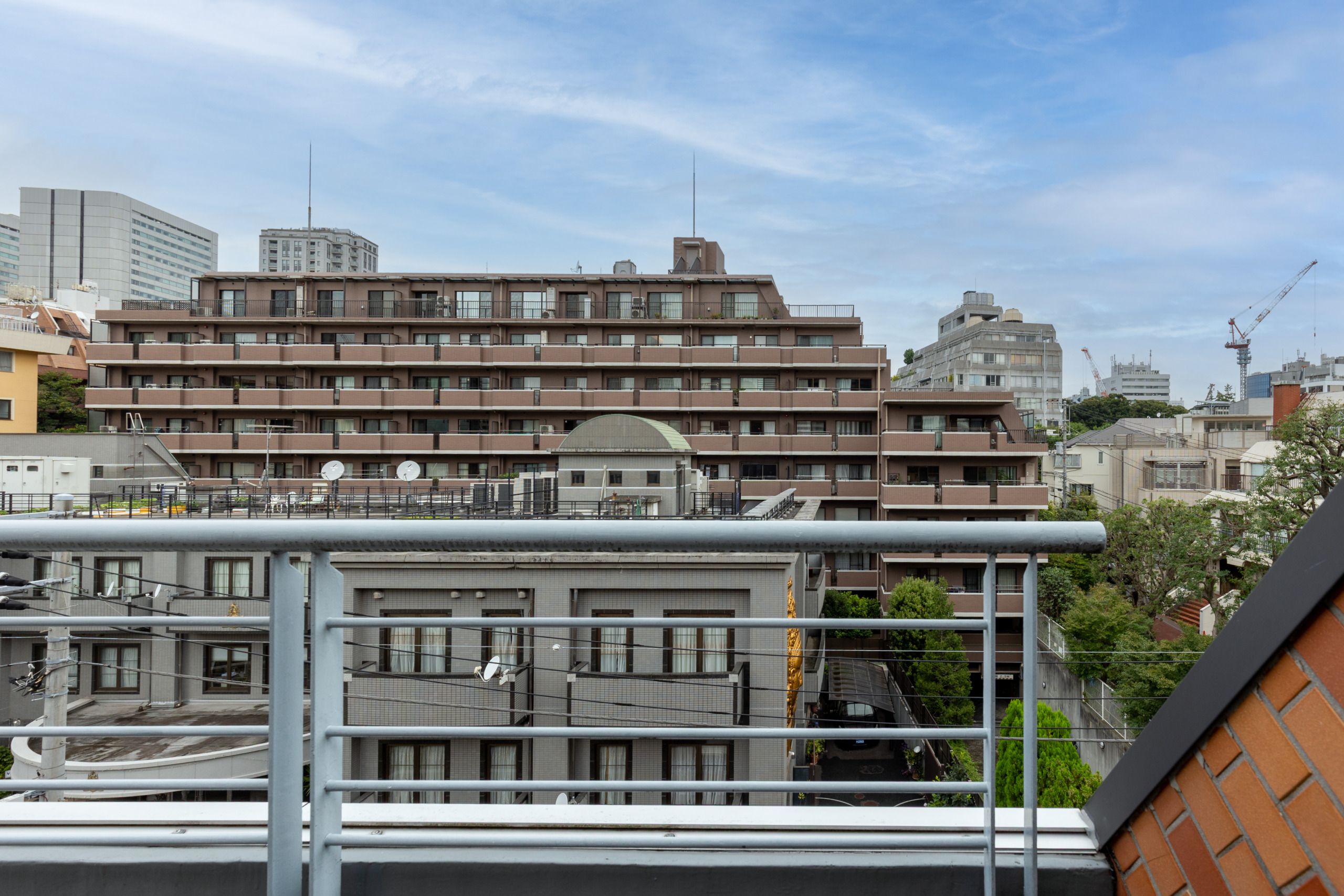 【ハイ・トリオ赤坂八丁目】最上階角住戸のヴィンテージ・レジデンス
