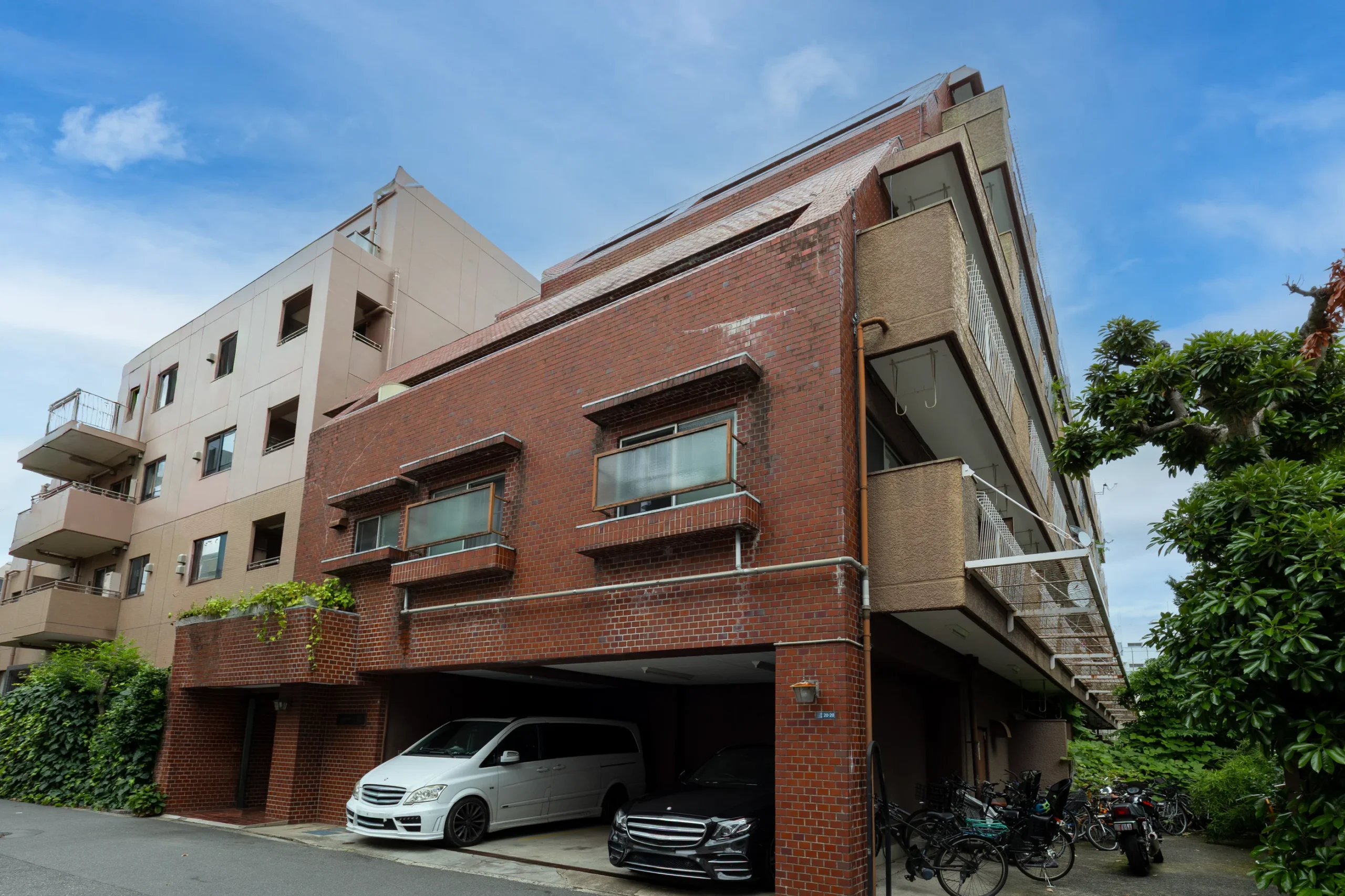 【セントラル三田】空を近くに感じる三方角部屋・メゾネット