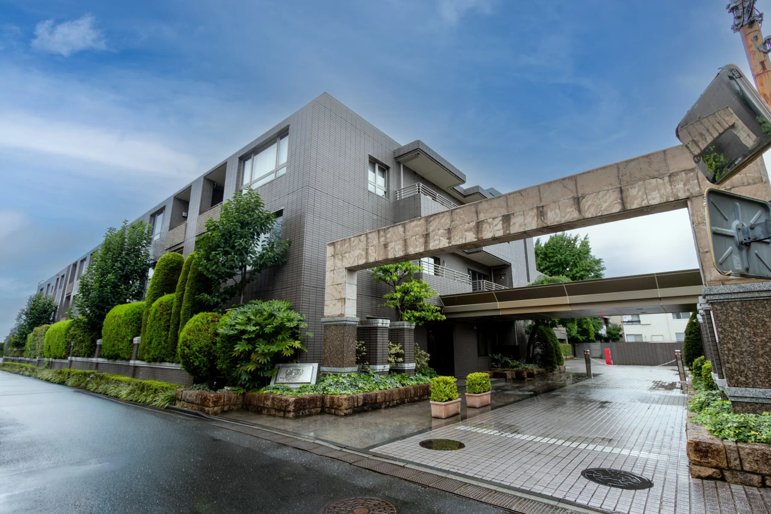 【ライオンズマンション元代々木グランフォート】時を重ねるごとに魅力を増す重厚な低層レジデンス