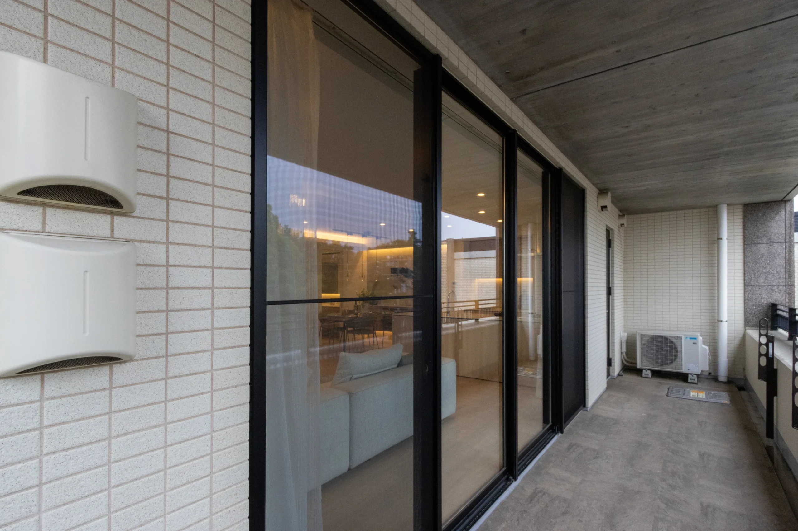 【リーフィアレジデンス上原】100㎡超×最上階角住戸。洗練と静寂が交差する「代々木上原」の低層レジデンス