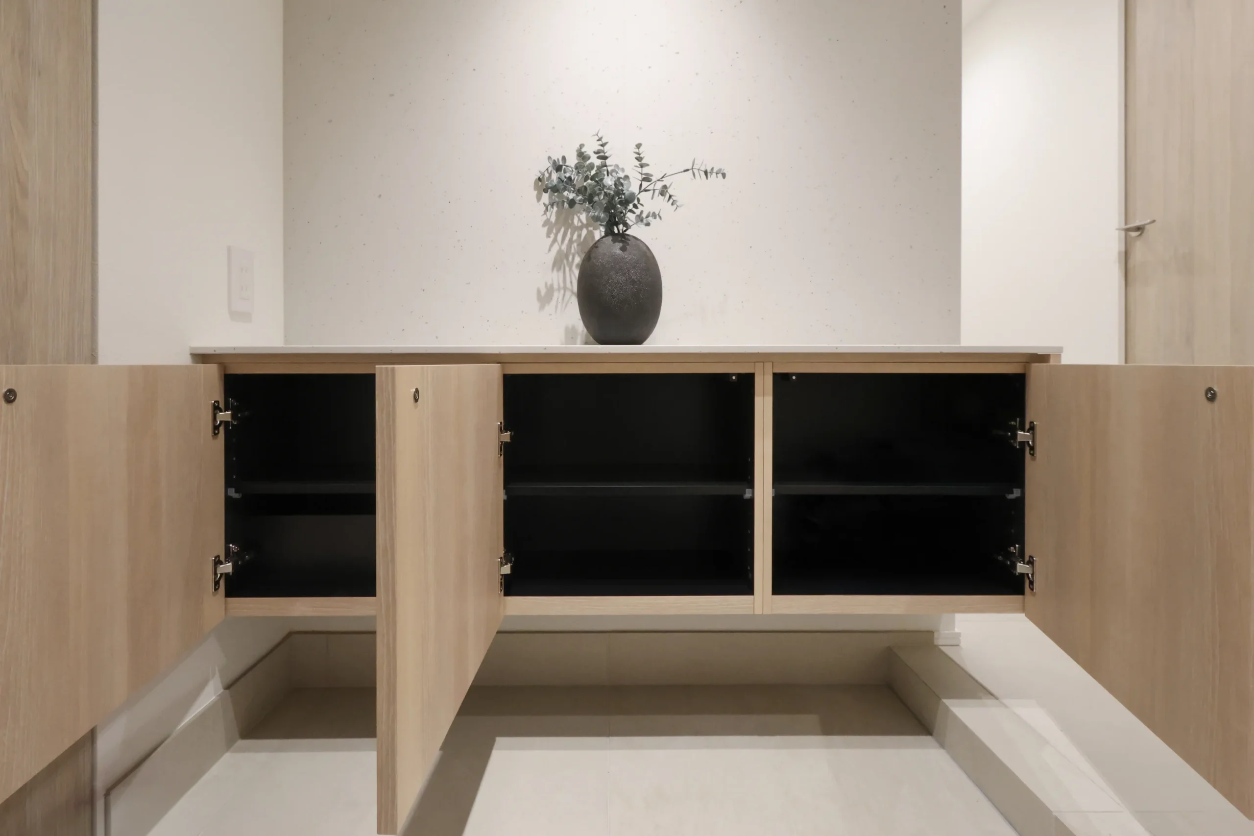 【リーフィアレジデンス上原】100㎡超×最上階角住戸。洗練と静寂が交差する「代々木上原」の低層レジデンス